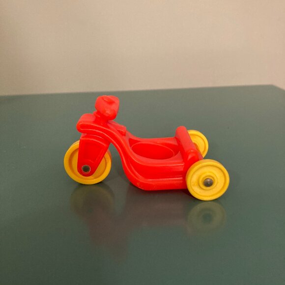 Fisher Price VTG Little People Collectible Toys: Baby/High Chair/Table/Tricycle - Picture 11 of 16